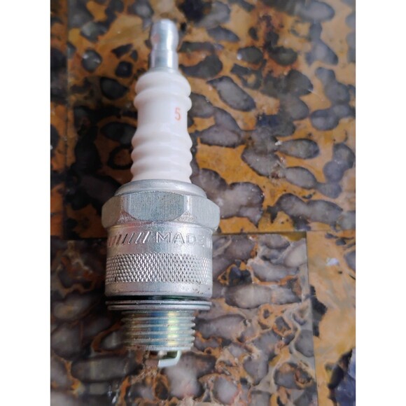 NOS Vintage OEM Harley Davidson Scrambler #5 Spark Plug 82807-58 Original Part - Picture 9 of 11